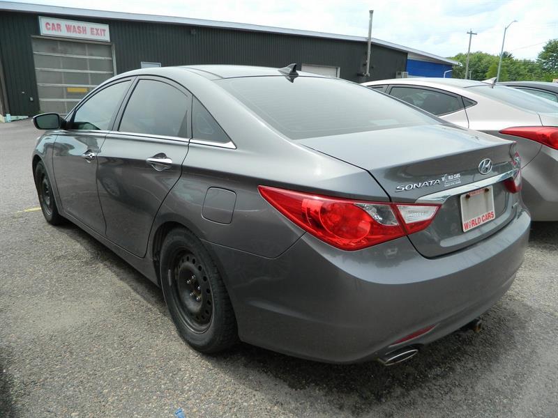 Hyundai Sonata Limited w/Navi 2012 à vendre Hyundai
Sonata Limited w/Navi
2012